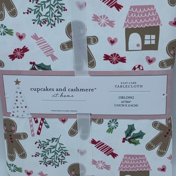 Cupcakes and Cashmere Christmas Gingerbread Tablecloth Oblong 60” x 84” - Picture 2 of 6